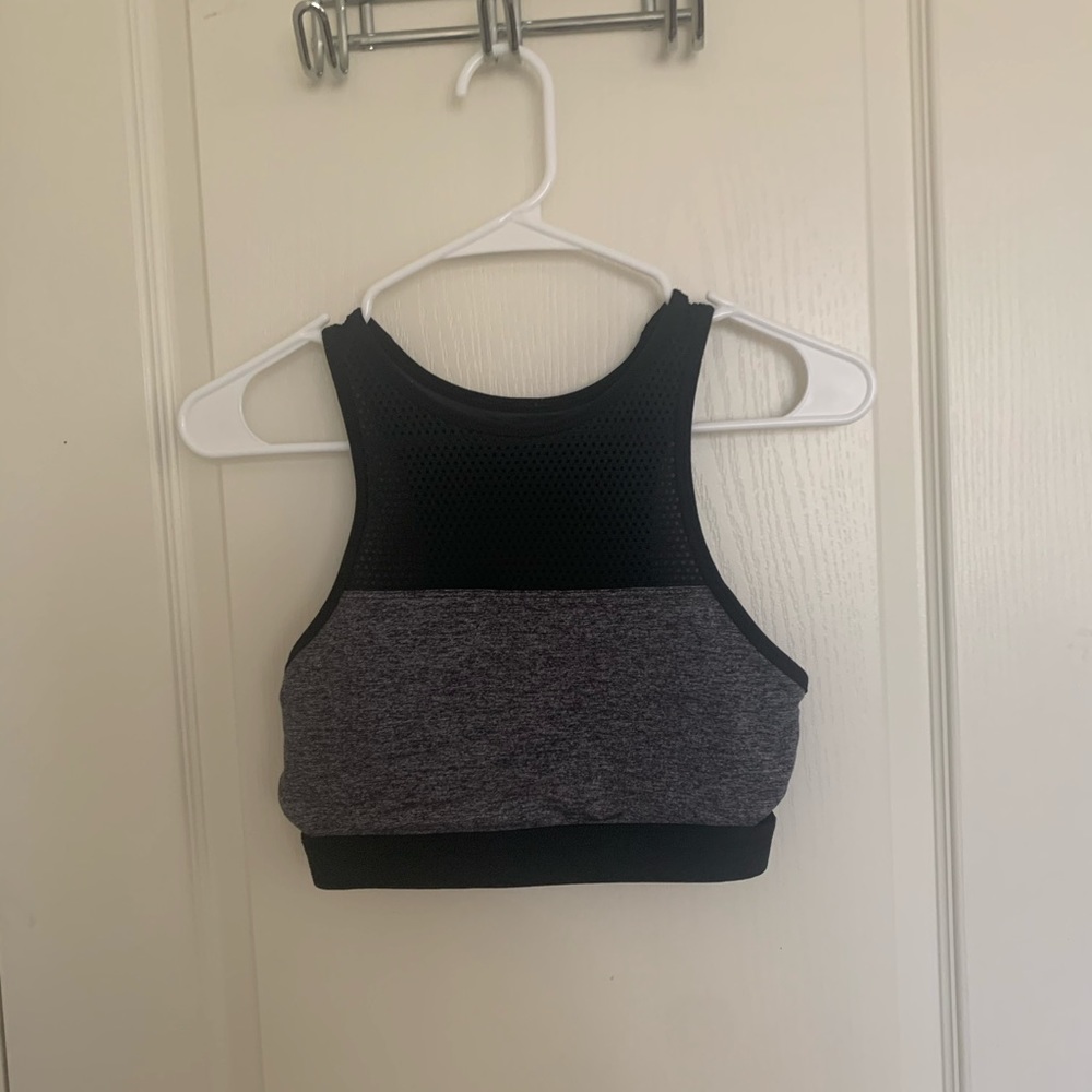 Lorna Jane maximum support sports bra size S